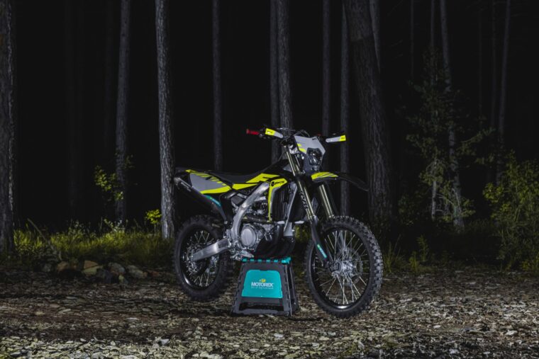 Fantic-XEF-450-Black-Edition-2024-ambiente13