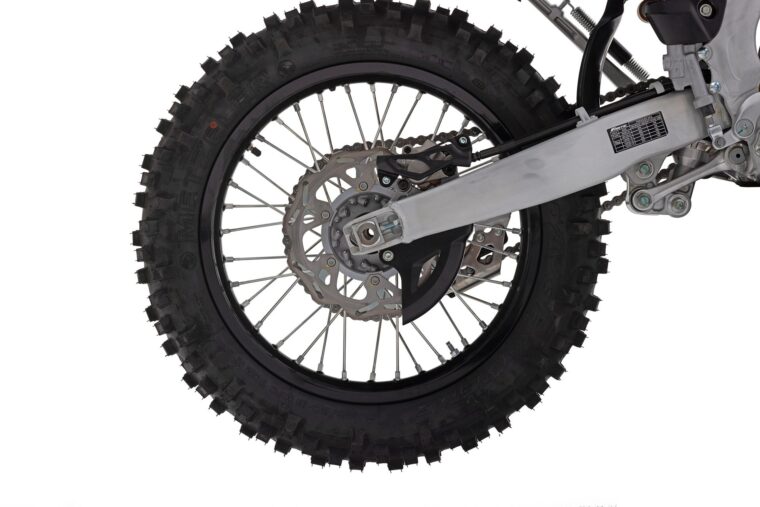 Fantic-XEF-450-Black-Edition-2024-estudio2