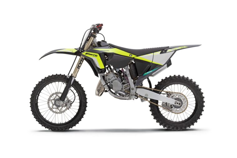 Fantic-XX-125-Black-Edition-2024-estudio1