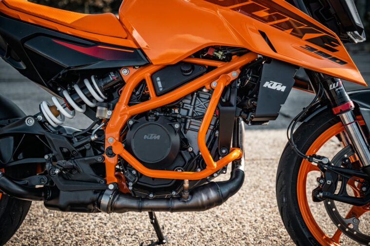 KTM-390-Duke-2024-1