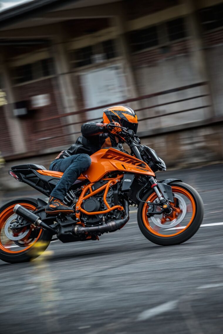 KTM-390-Duke-2024-27