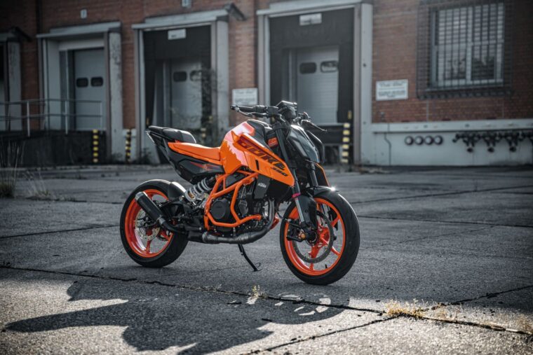 KTM 390 Duke 2024 1 KTM 390 Duke 2024 3