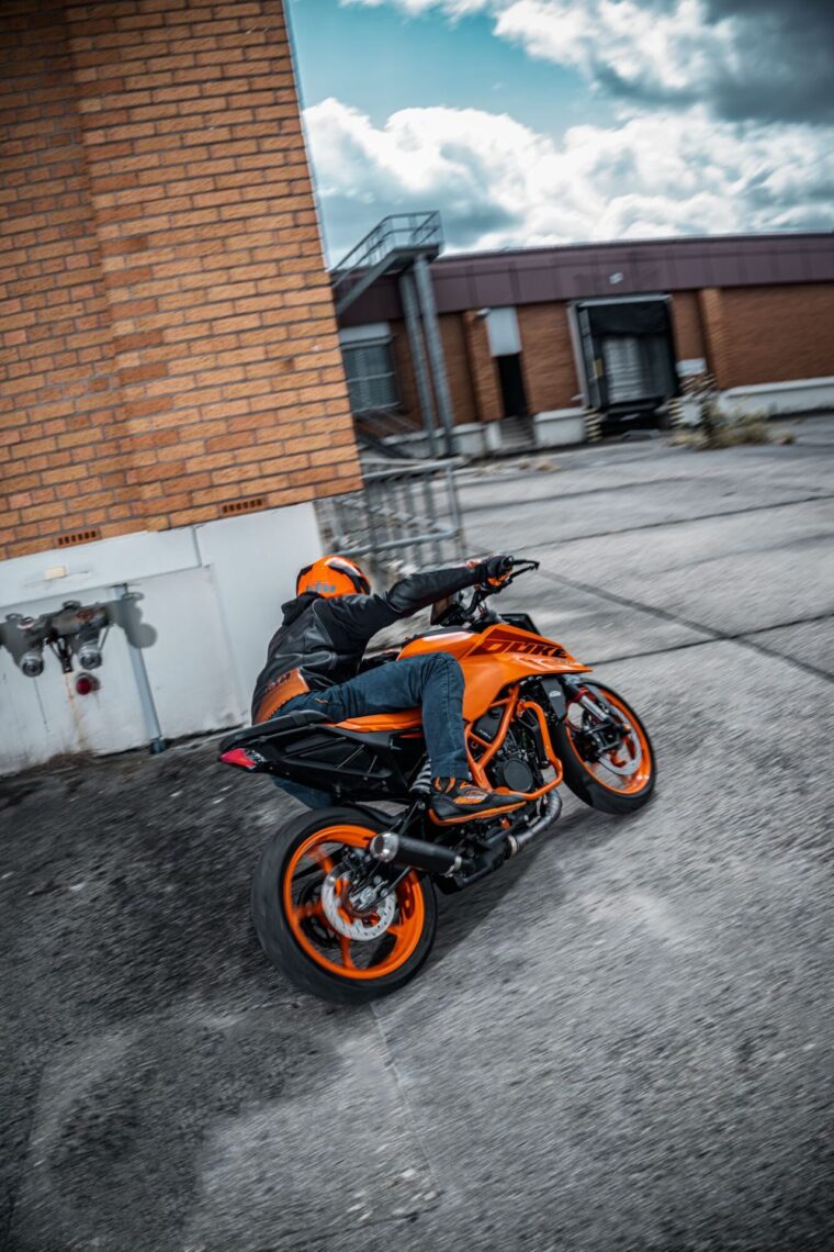 KTM-390-Duke-2024-32
