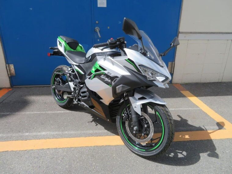 Kawasaki-Ninja-e-1