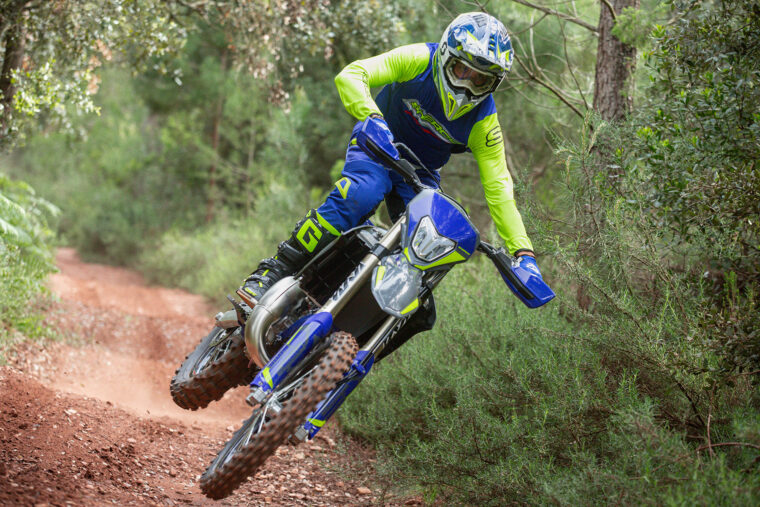 Sherco-125-SE-Factory-2024-accion1