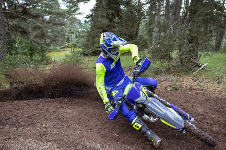 Sherco-125-SE-Factory-2024-accion2