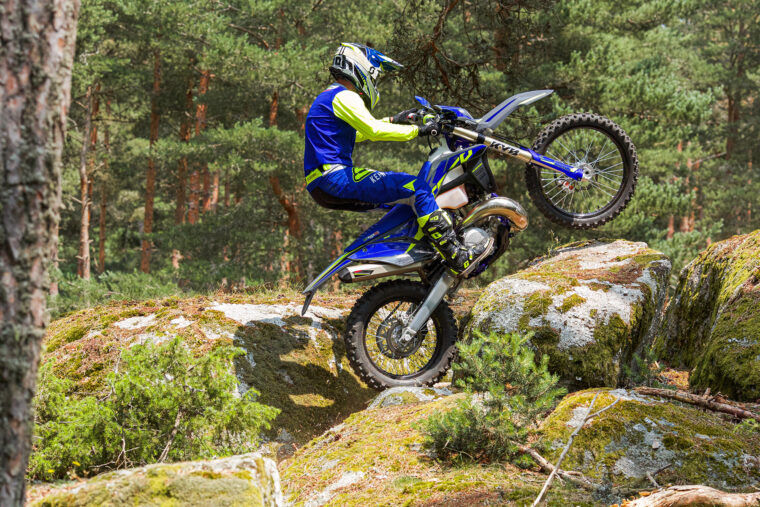 Sherco-250-300-SE-Factory-2024-accion10