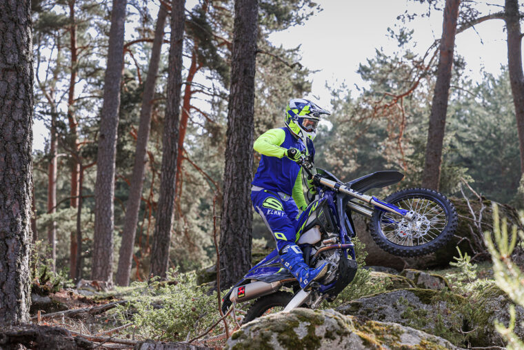 Sherco-250-300-SEF-Factory-2024-accion17