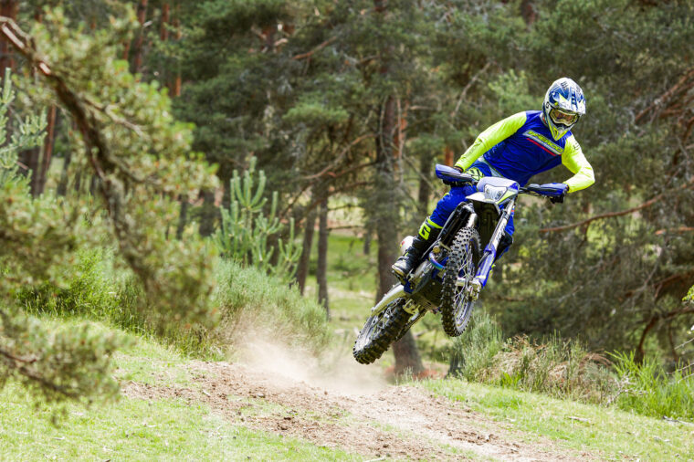 Sherco-250-300-SEF-Factory-2024-accion3