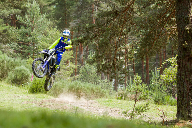 Sherco-250-300-SEF-Factory-2024-accion4