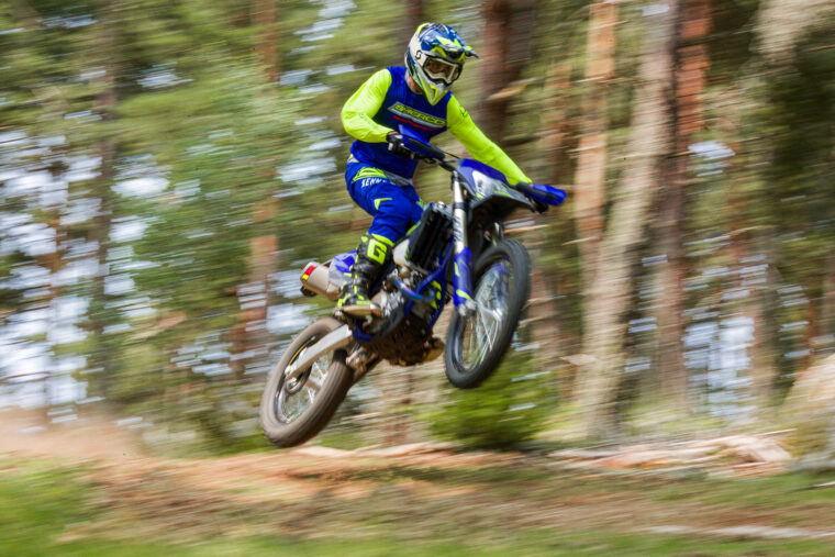 Sherco-250-300-SEF-Factory-2024-accion6