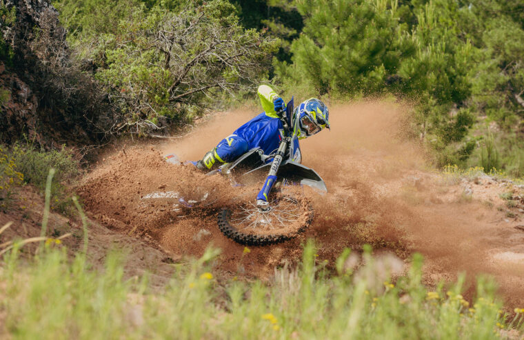 Sherco-450-500-SEF-Factory-2024-accion1