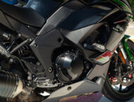 kawasaki ninja 1000sx suzuki gsxs1000gt17