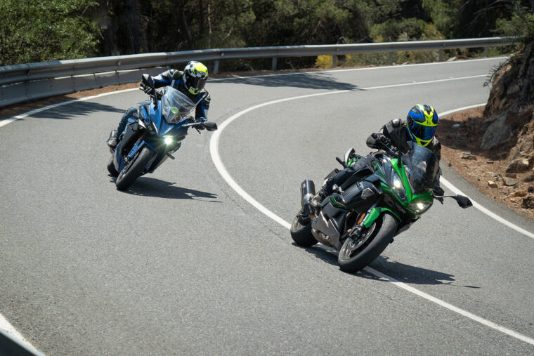 kawasaki_ninja_1000sx_suzuki_gsxs1000gt - 30