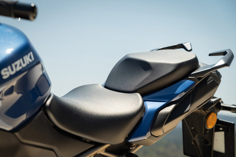 kawasaki_ninja_1000sx_suzuki_gsxs1000gt - 8