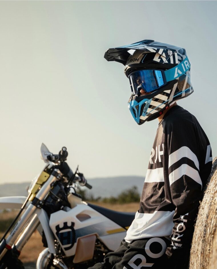 AIROH Strycker 1 Airoh Strycker (1)