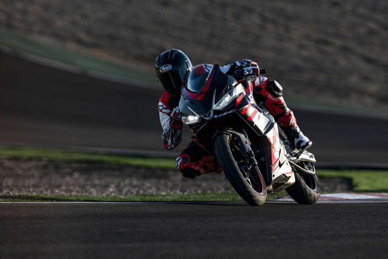 Aprilia-RS-457-2024-accion1