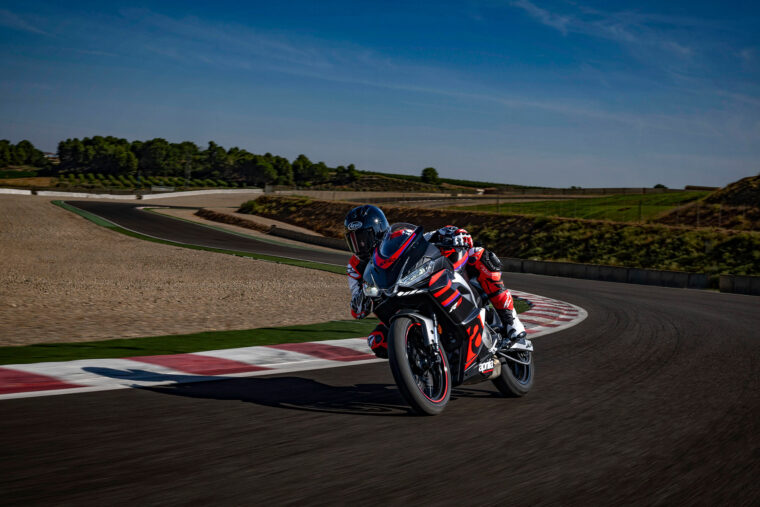 Aprilia-RS-457-2024-accion13