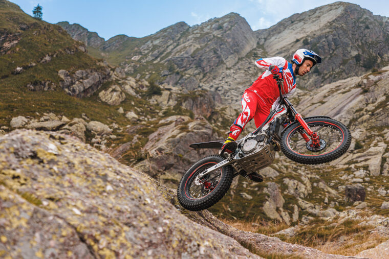 Beta-Evo-300-4T-2024-accion2