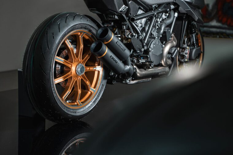 Brabus-1300-R-Masterpiece-104