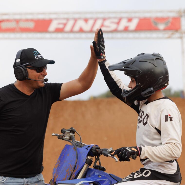 Cardo-Packtalk-Edgephones-6