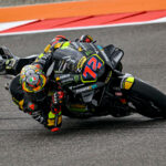 Recital de Bezzecchi en India, Bagnaia se cae y Martín pone MotoGP al rojo vivo