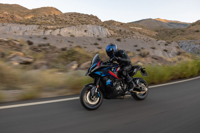 BMW-M-1000-XR-2024- - 14