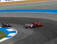 Jorge Martín: «Ha sido la carrera más bonita de mi vida» 10 Bagnaia por fuera Binder Martin carrera Tailandia MotoGP 2023 (6)