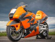 Becci Ellis se convierte en la mujer más rápida del mundo sobre una moto naked ¡372,38 km/h! 9 Becci Ellis Mujer record velocidad7