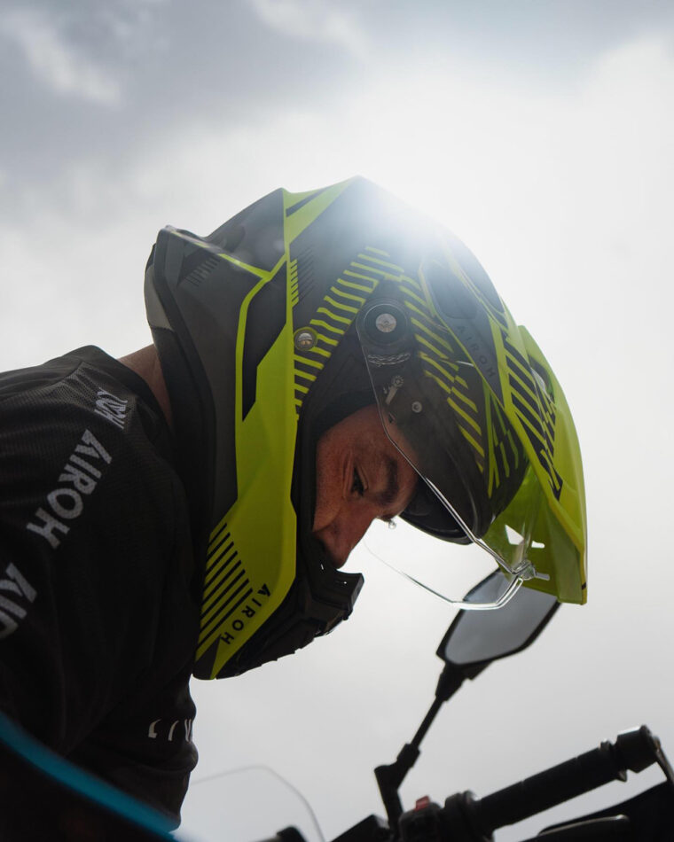 Casco-AIROH-Commander (2)