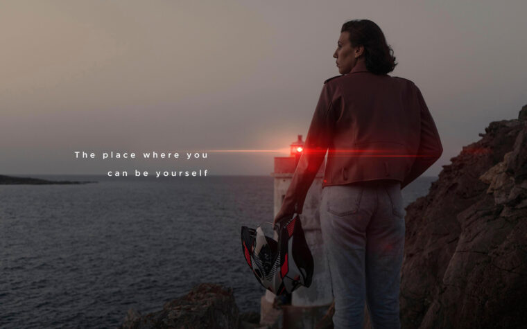 Casco-AIROH-Commander (4)