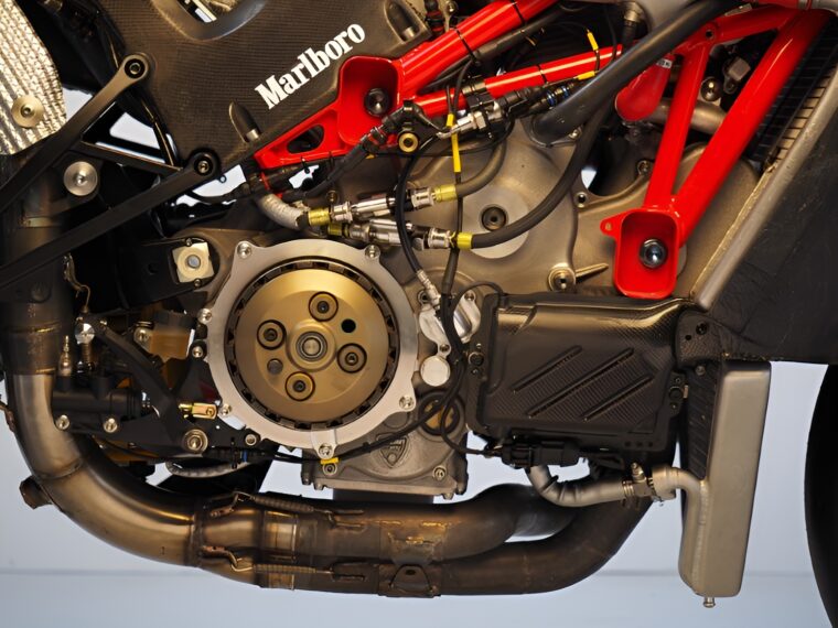 Ducati-Desmosedici-GP3-Troy-Bayliss-venta-subasta-3