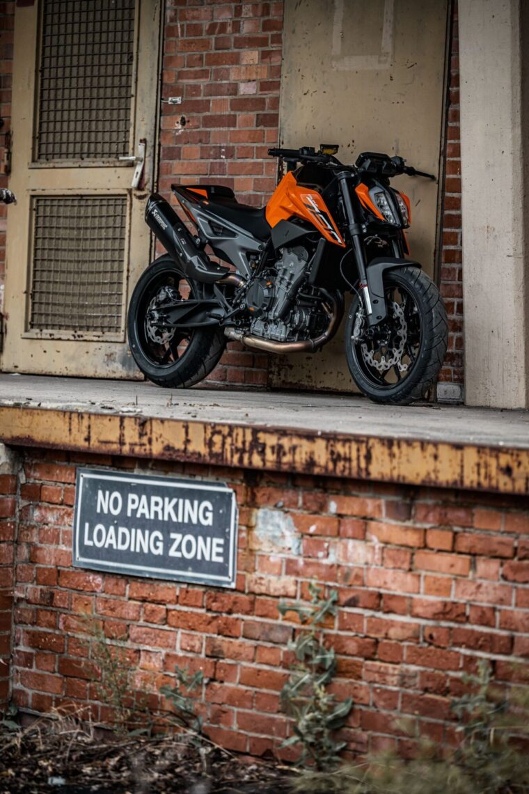 KTM-790-Duke-2024-20