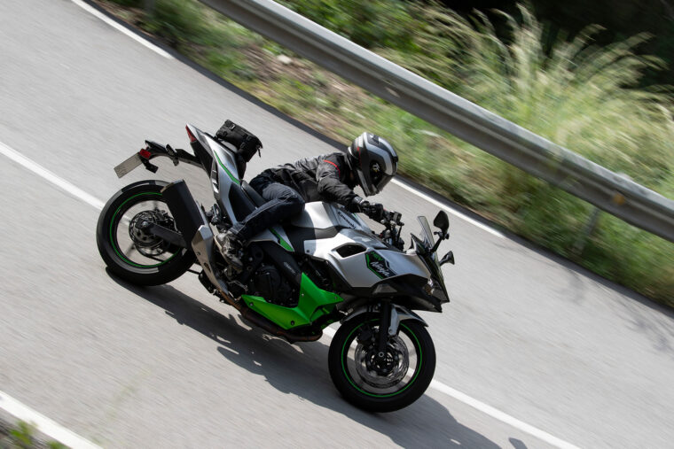 Kawasaki-Ninja-7-Hybrid-2024-opinion-prueba-19