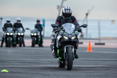 Kawasaki Ninja 7 Hybrid 2024 opinion prueba 34
