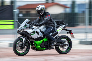 Kawasaki Ninja 7 Hybrid 2024 opinion prueba 36