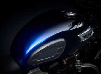 Triumph Bonneville T100 Blue Stealth Edition 2