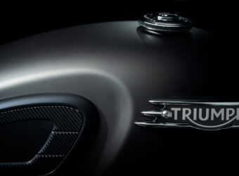 Triumph Bonneville T120 Black Stealth Edition 2