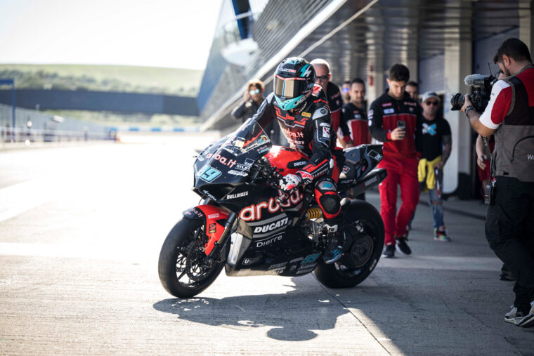 Adrian-Huertas-Test-Jerez-Supersport-Panigale (2)