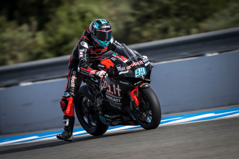 Aluvión de estrenos en Superbike: Jerez arranca una nueva era 33 Adrian Huertas Test Jerez Supersport Panigale (3)