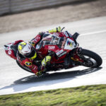 Aluvión de estrenos en Superbike: Jerez arranca una nueva era 3 Bautista empieza a rodar con lastre: «Si añades 7 kg, la moto se comporta diferente»