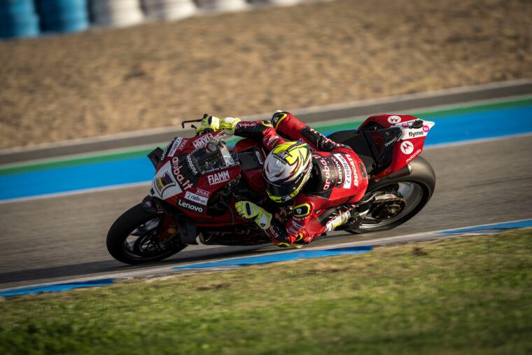 Aluvión de estrenos en Superbike: Jerez arranca una nueva era 5 Alvaro Bautista test Jerez norma peso SBK 2024 (5)