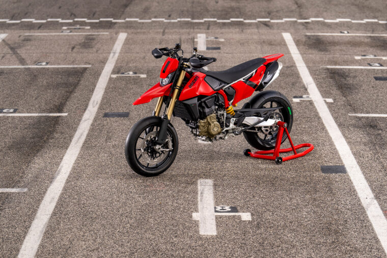 Ducati-Hypermotard-698-Mono-2024-63