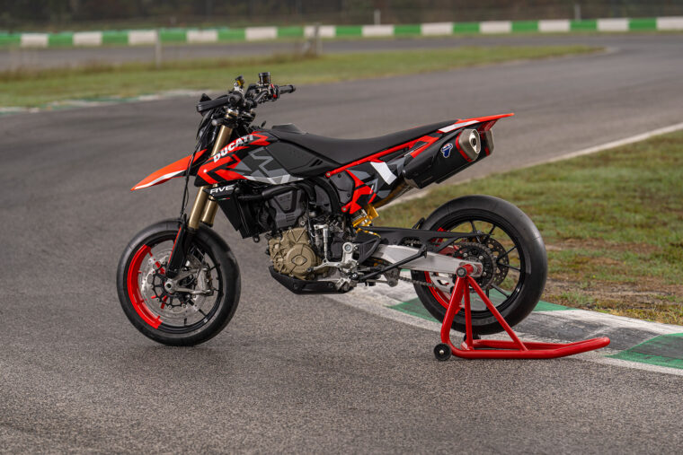 Ducati-Hypermotard-698-Mono-2024-67