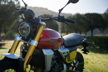 Fantic 2024: Prototipos y novedades mostradas en el EICMA 21 Fantic Caballero 125 Scrambler 2024 ambiente5