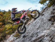 Fantic 2024: Prototipos y novedades mostradas en el EICMA 35 Fantic XE 300 2024 accion7