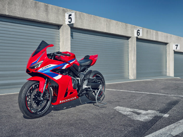 Honda CBR650R vs Kawasaki Ninja 650 vs Yamaha R7 y otras motos deportivas A2 limitables 26 Honda CBR650R 2024 77