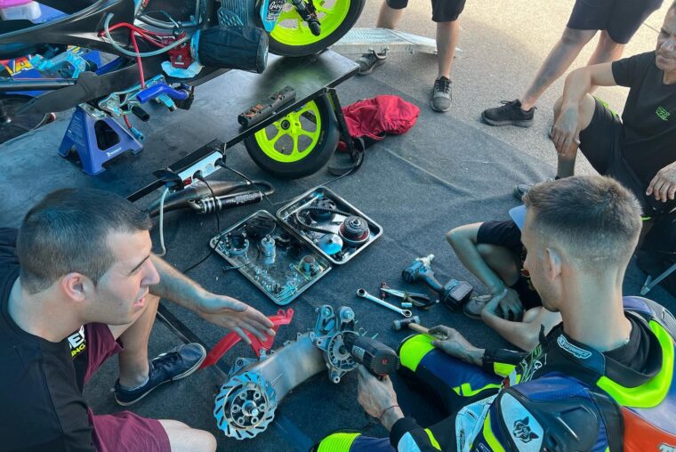 Miguel-Sanchez-Polini-Campeones-España-Scooter-70GP (4)