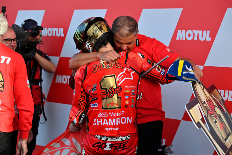 Pecco-Bagnaia-titulo-victoria-Valencia-MotoGP (4)