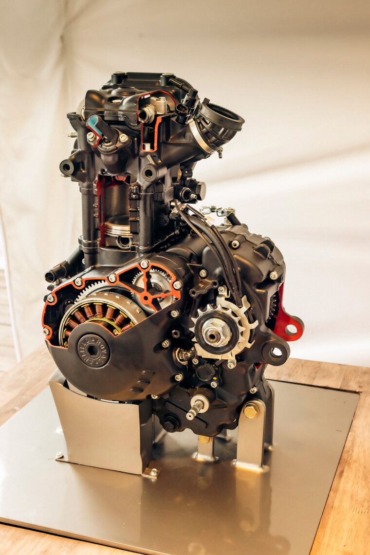 Royal-Enfield-Himalayan-2024-detalles-1